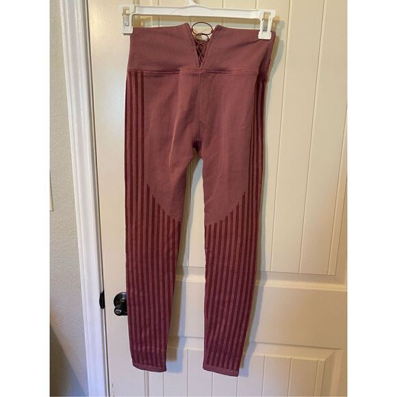 Fabletics Pink High Waisted Seamless Rib Legging - Size M - Picture 4 of 13